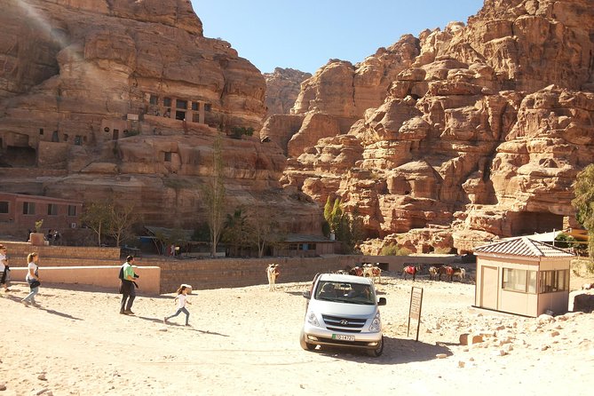 A Full Day Trip To Petra From Amman - Reasons to Avoid Cabs or Hire-Car
