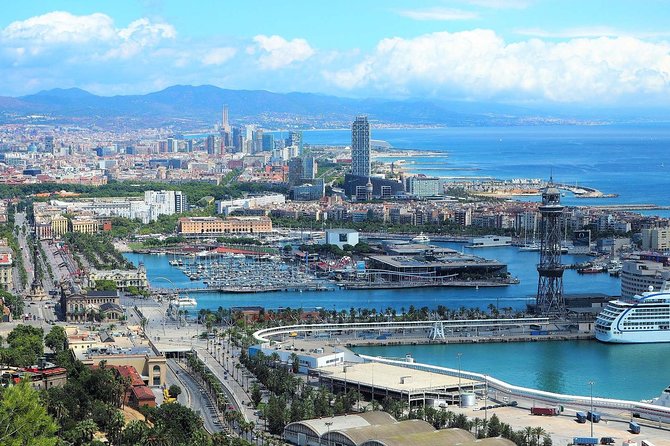 Barcelona Highlights Small Group Tour With Hotel Pick up - Group Size