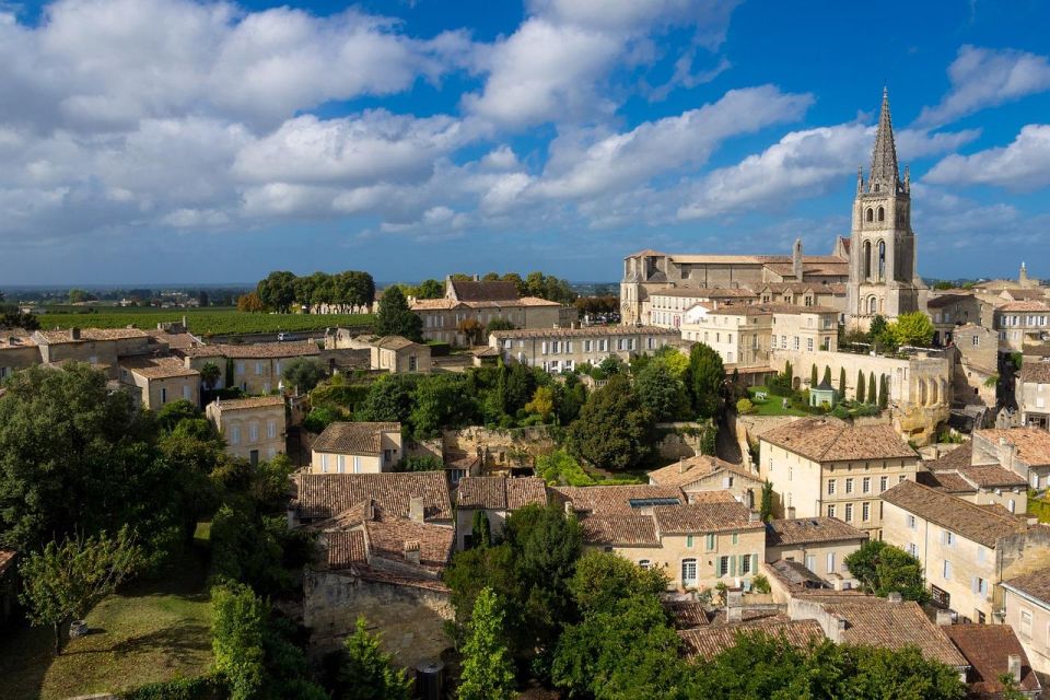 Half Day in Pomerol and Saint-Émilion in 2cv - Highlights of the Tour