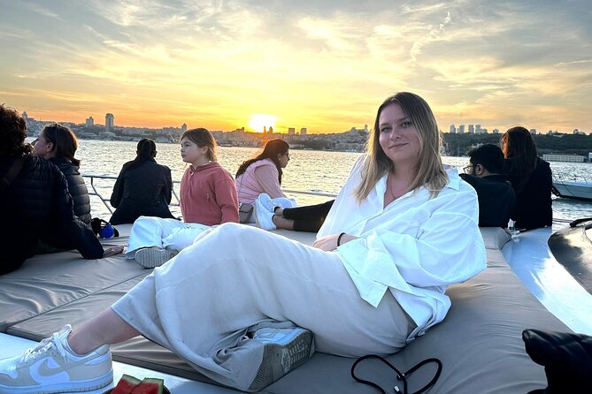 Istanbul Sunset Luxury Yacht Cruise With Snacks and Live Guide - Magical Sunset Views From the Water