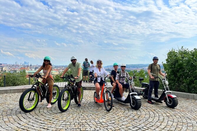 Live-Guided ️Trike-Harley️ Viewpoints Tour of Prague - Test-Drive and Safety Training