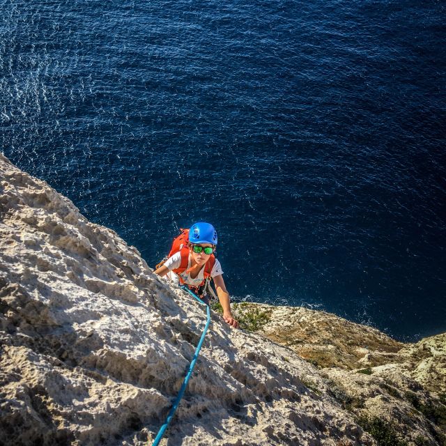 Multi Pitch Climb Session in the Calanques Near Marseille - Capturing the Moment