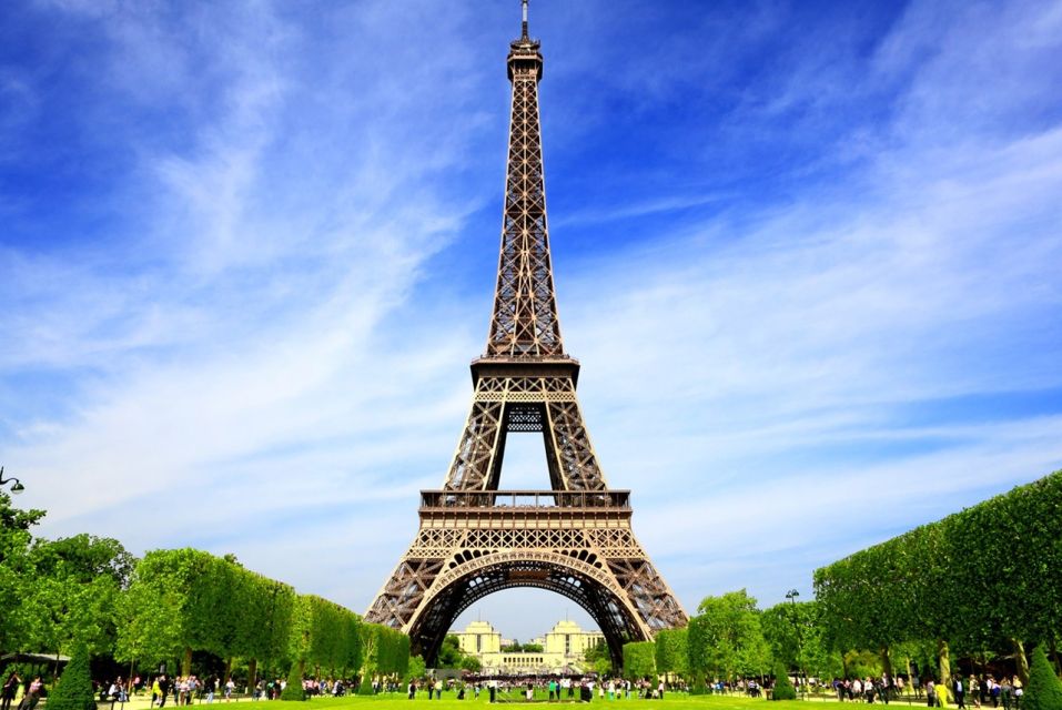 Paris: Private Transfer From Paris Int. Airport (Cdg) - Comfortable and Reliable Travel
