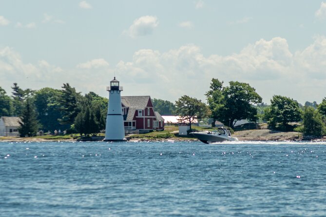 St Lawrence River - Rock Island Lighthouse on a Glass Bottom Boat Tour - Highlights of the Area