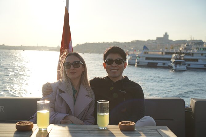 Golden Sunset Cruise on Luxury Yacht in Istanbul Bosphorus - Experience the Sunset