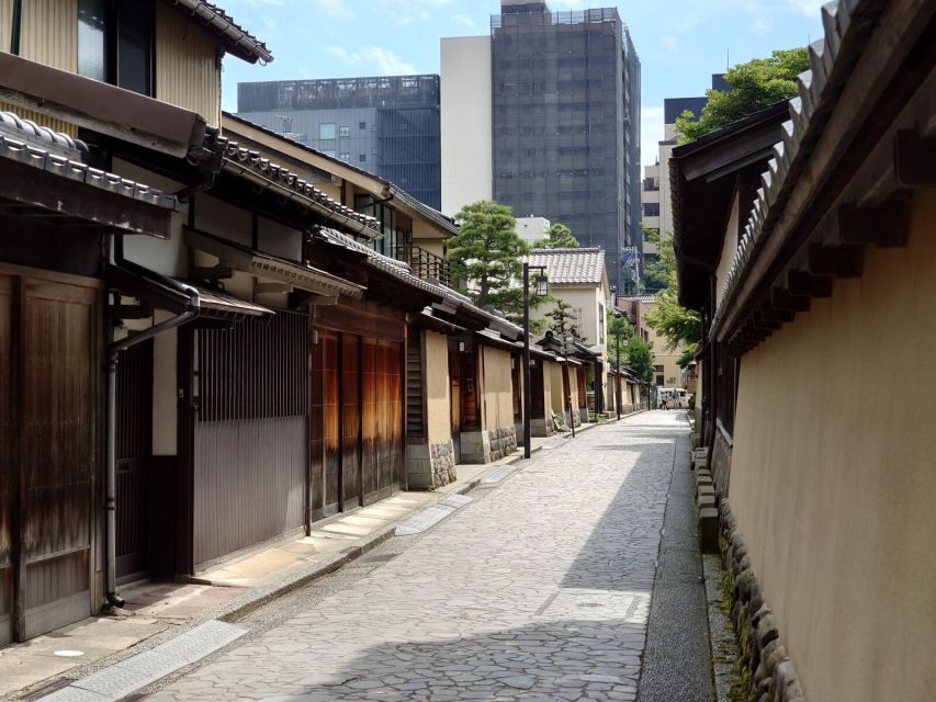 Kanazawa: Samurai, Matcha, Gardens and Geisha Full-Day Tour - Frequently Asked Questions
