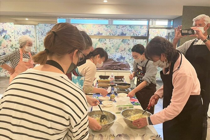 Osaka Okonomiyaki Cooking Experience! - Getting to the Venue