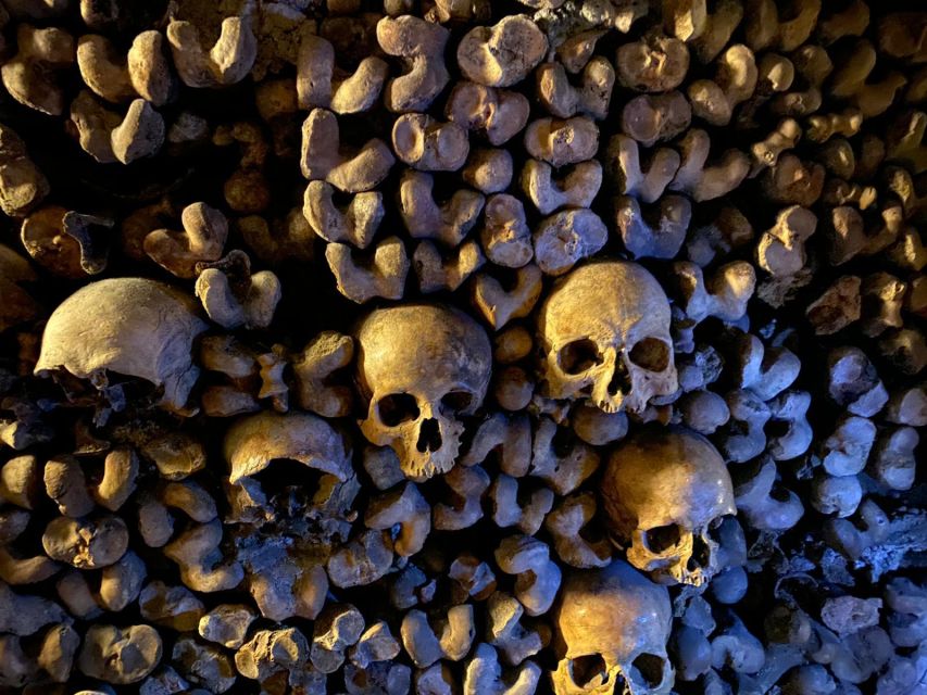 Paris: Small-Group Catacombs Tour With Skip-The-Line Entry - Small-Group Tour Experience