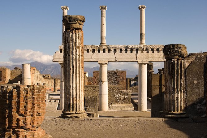 Pompeii Skip-The-Line Small Group Tour With Archaeologist Guide - Discovering Ancient Roman Life