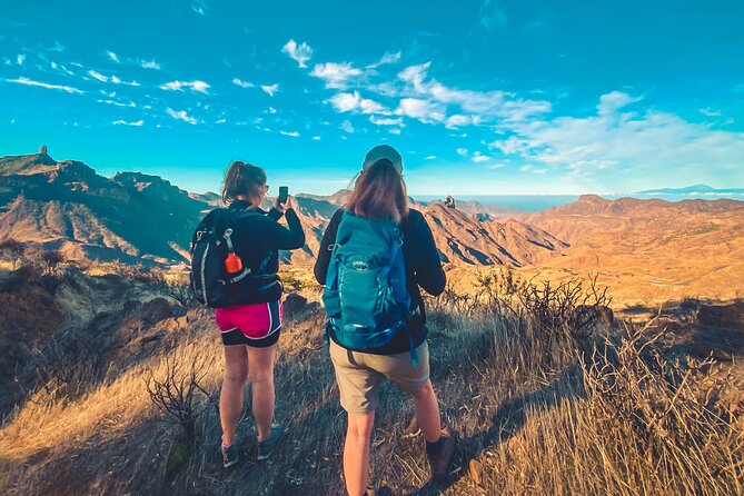 The Volcano Heart Tour: Hiking, Tasting and Sunset Experience - Group Size and Duration