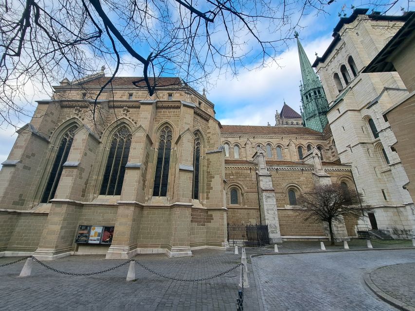 Geneva City Tour and Yvoire Medieval Village - Tour Duration and Itinerary
