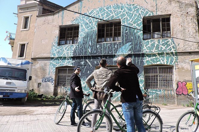 Barcelona Street Art Graffitti Bicycle Tour - Key Points