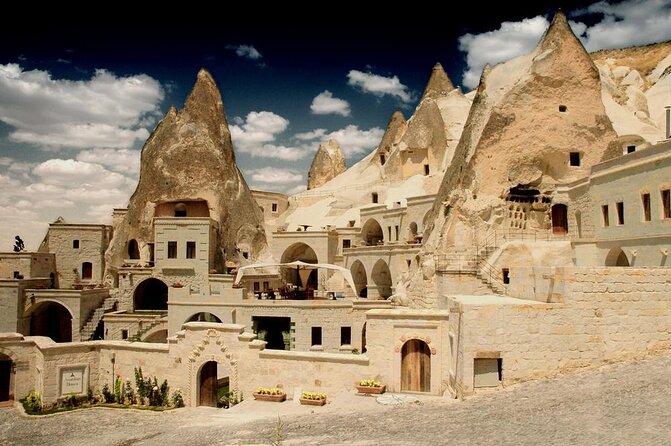 Cappadocia Balloon Ride With Breakfast, Champagne and Transfers - Key Points