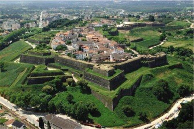 Day Trip From Porto to Santiago De Compostela and Valença - Key Points