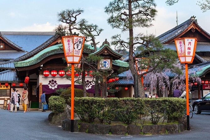 Meet a Geisha in Kyoto: Enjoy Exclusive Geisha Show in Gion - Key Points