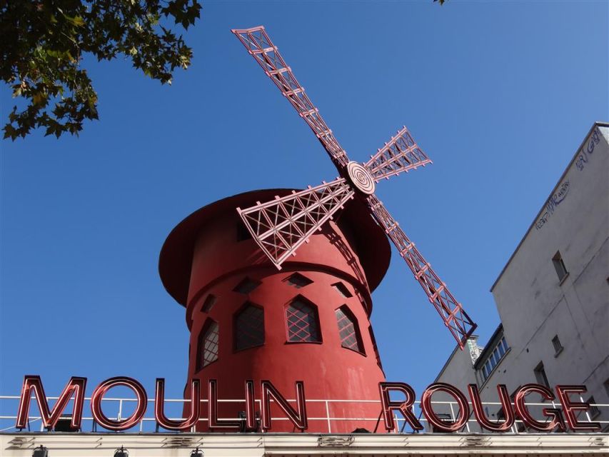 Paris Montmartre: 2-Hour Walking Tour in English - Key Points