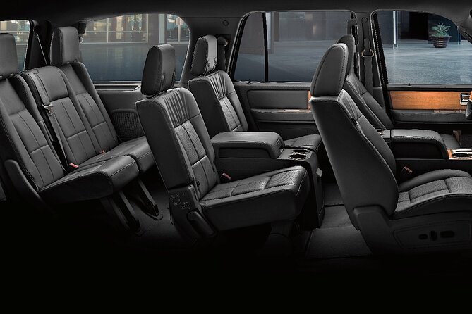 Private Arrival Transfer: Buffalo Niagara Airport to Niagara Falls, Ontario