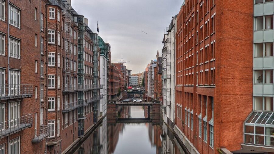 Warehouse District and Kontor Houses Day Tour