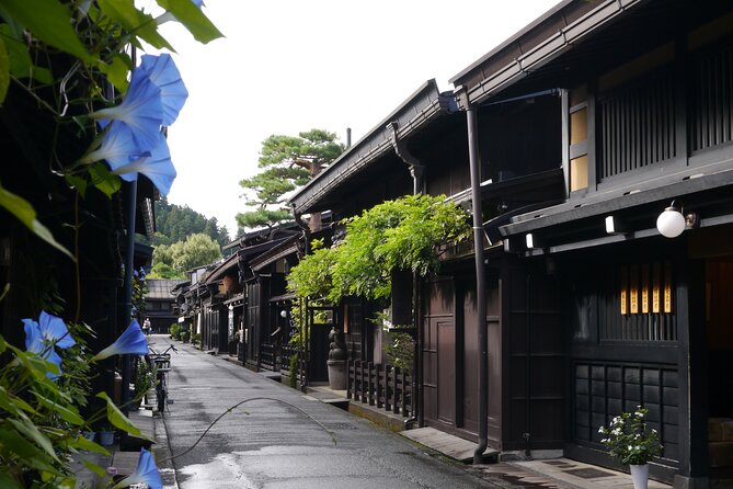 1-Day Shirakawago & Takayama Tour (Round Trip From Kanazawa)