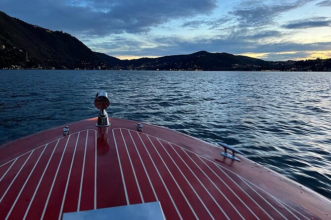 1 Hour Private Wooden Boat Tour on Lake Como 10 Pax