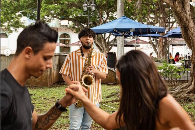 1 Salsa Class in Casco Viejo - Dont Just See Panama... Feel It!