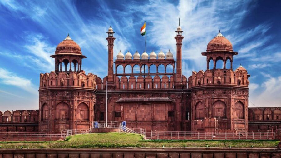15 Days Buddhist Trail Tour in India & Nepal With Taj Mahal