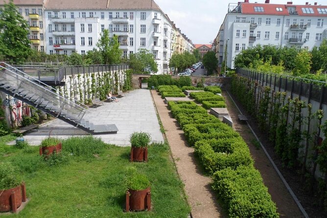 2.5-Hour Berlin Wall and Memorial Sites Walking Tour