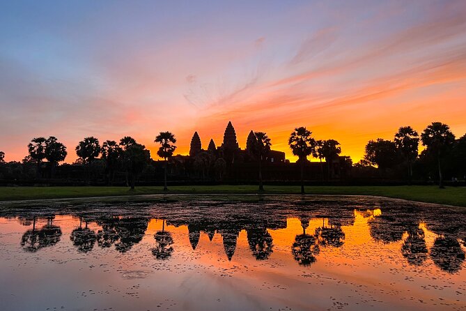 2-Day Angkor Wat Sunrise Tour, Banteay Srei & Tonle Sap Lake