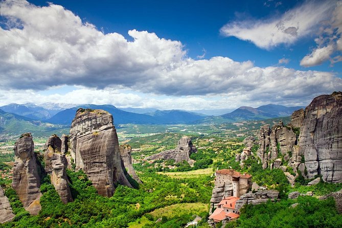2-Day Delphi and Meteora Tour From Athens