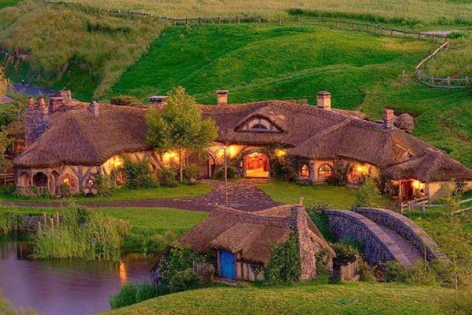 2 Day Hobbiton Movie Set, Waitomo Caves and Rotorua Private Tour From Auckland - Tour Overview