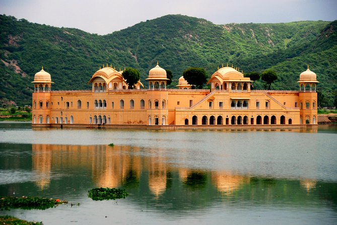 2-Day Private Tour of Jaipur From Delhi: City Palace, Hawa Mahal and Amber Fort