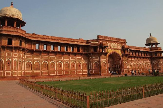 2-Day Tour to Taj Mahal, Agra From Hyderabad With Both Side Commercial Flights