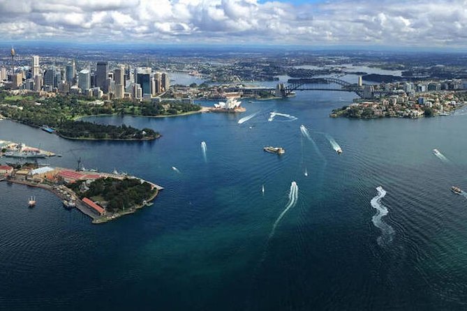 20-Minute Helicopter Flight Over Sydney and Beaches