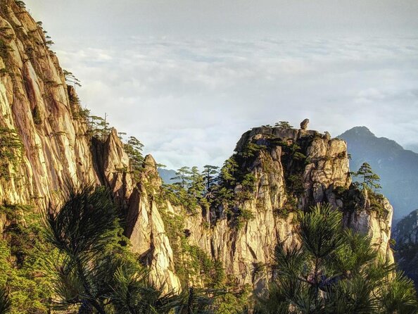 3-Day Yellow Mountains, Hongcun Village and Tunxi Ancient Street Private Tour