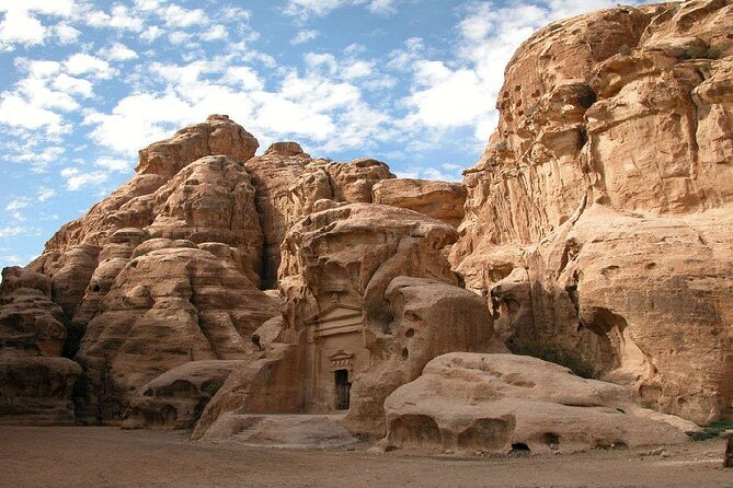 3-Hour Private Guided Tour in Petra With Hotel Pick Up.