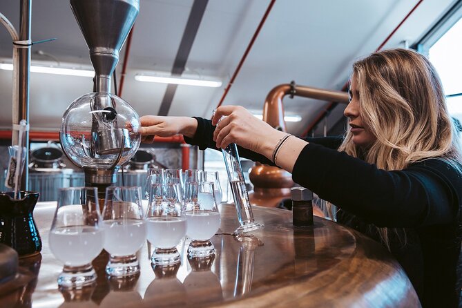 6 Hours - Queenstowns Helicopter Gin Tour