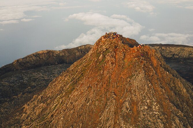 7-Hour Hike to Pico Mountain and Piquinho, With an Elevation of 7,710 Feet