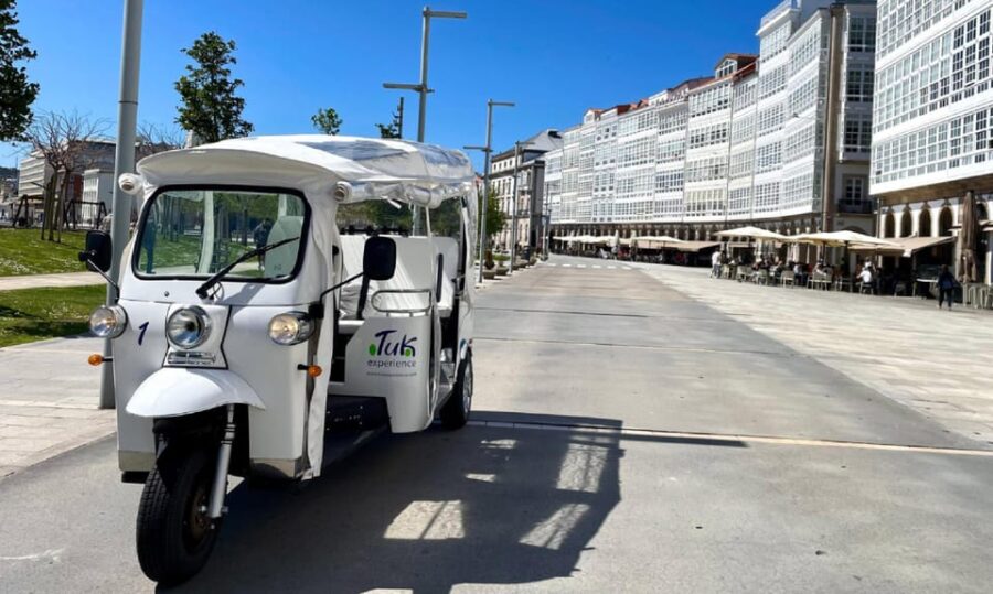 A Coruña: Premium Tuk Tuk Tour