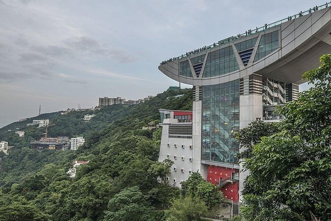 A Private City Tour of Hong Kong With Mercedes-Benz