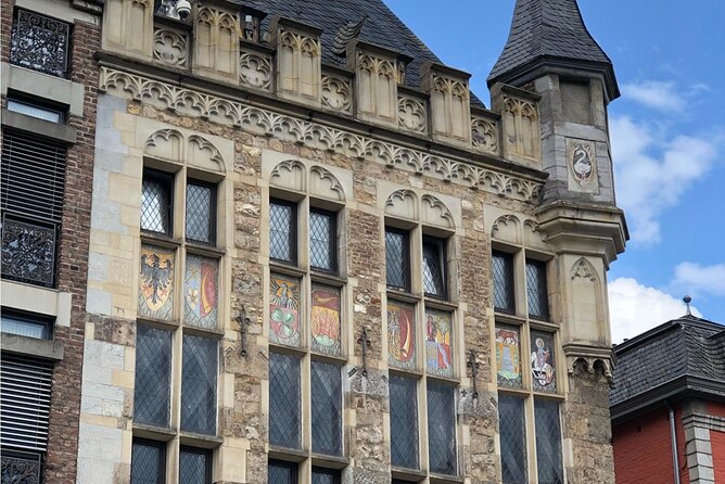 Aachen Scavenger Hunt and Sights Self-Guided Tour - Tour Features