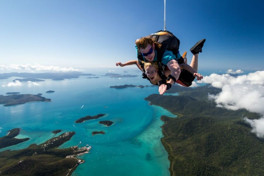 Airlie Beach: Whitsunday Islands Tandem Skydive