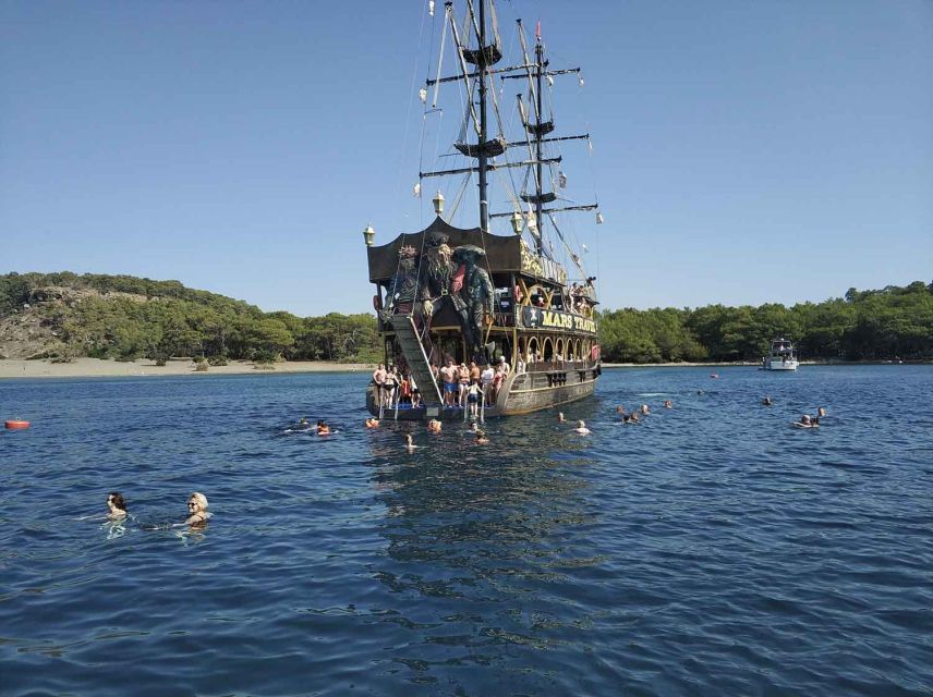 Alanya: Pirate Boat Trip With Meal, Drinks and Pickup Option