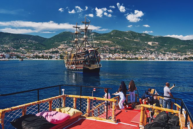 Alanya Pirate Boat With Lunch and Drinks
