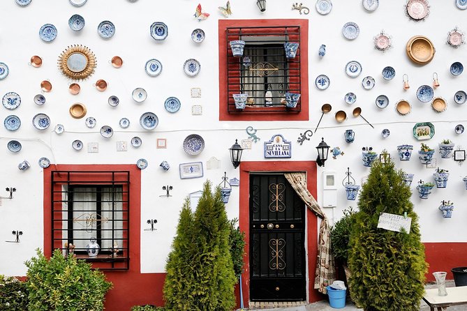 Albaicinʼ & Sacromonte Walking Tour