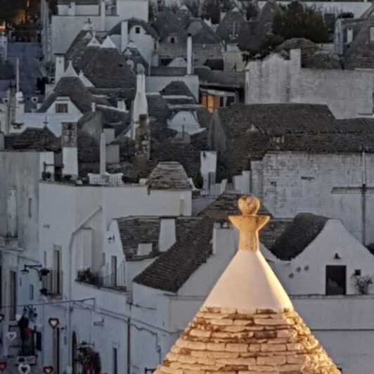 Alberobello and Castel Del Monte Private Day Tour From Rome