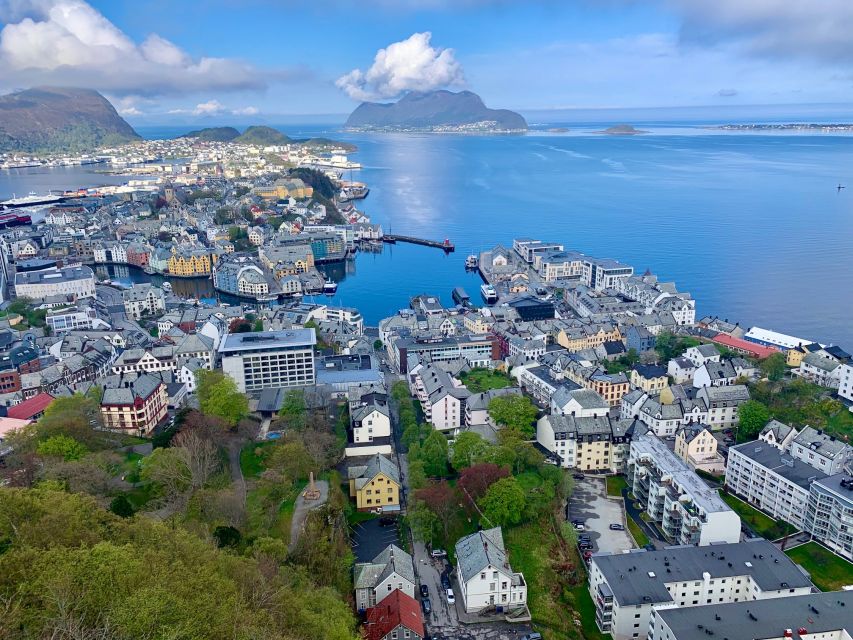 Alesund: Private Tour to the Viking Islands