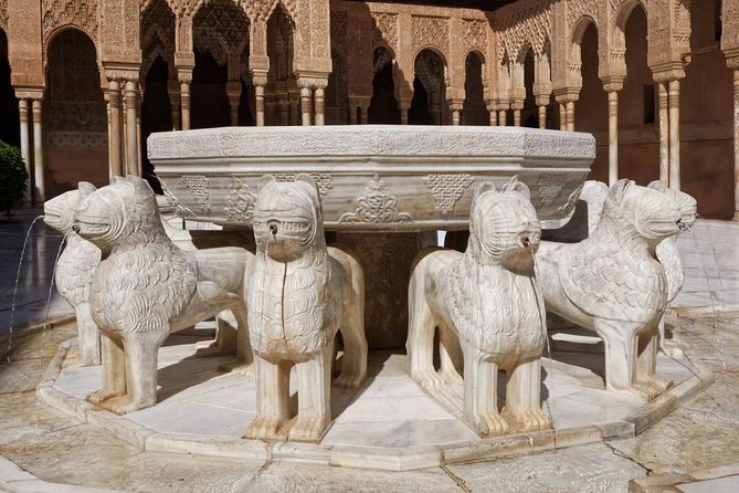 Alhambra Complete: Ticket Skip-The-Line Nasrid Palace and Generalife With Guide