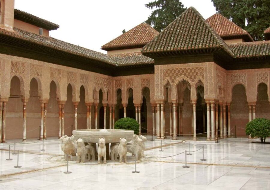 Alhambra & Generalife: Exclusive 3 Hour Private Tour - Highlights of the Tour
