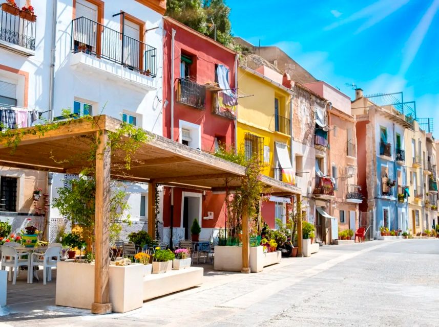 Alicante: Old Town Walking Tour & Paella Show