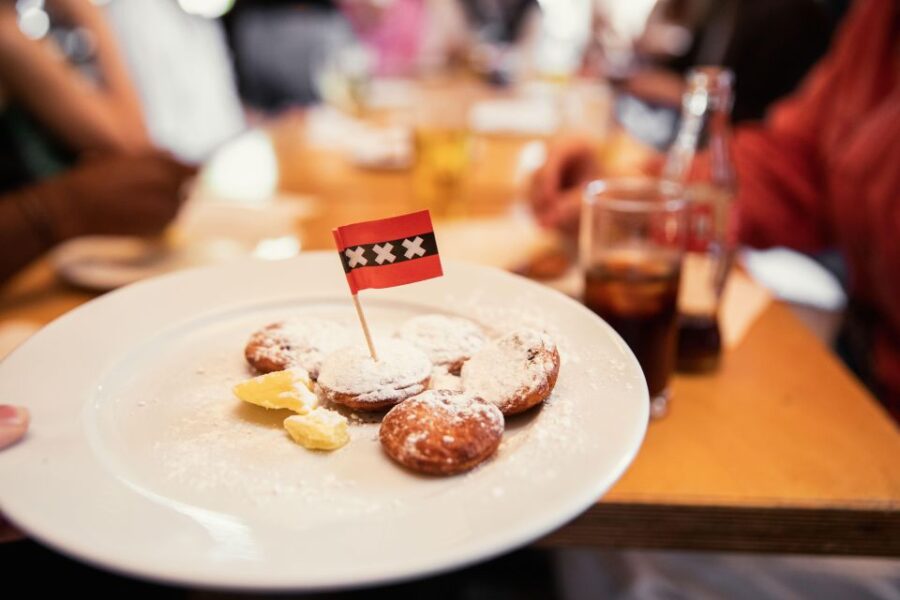 Amsterdam: 4-Hour Food and Canal Tour